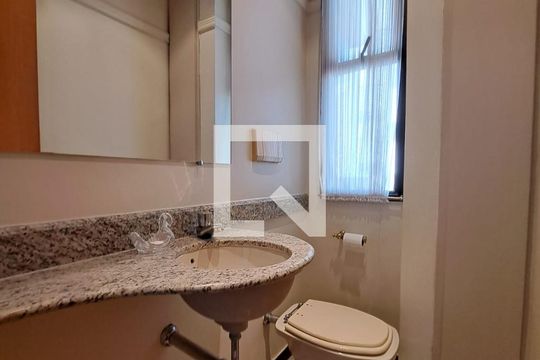 Banheiro de apartamento à venda com 4 quartos, 180m² em Serra, Belo Horizonte
