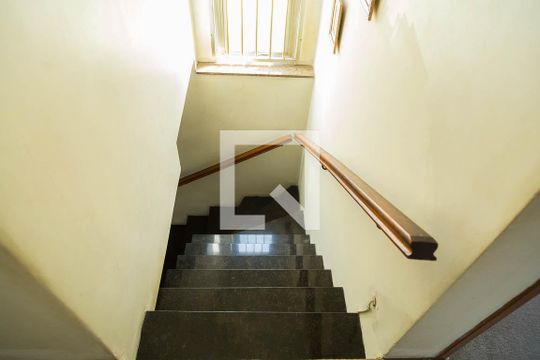Corredor - Escada de casa à venda com 3 quartos, 130m² em Vila Guarani (z Sul), São Paulo