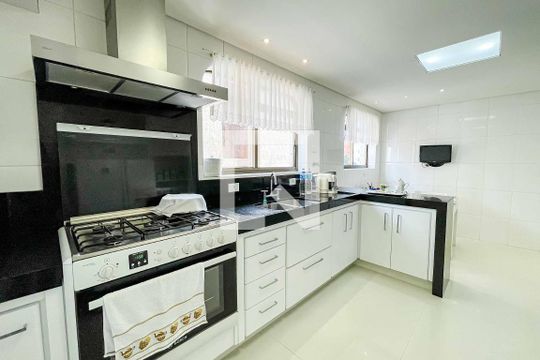 Cozinha de apartamento à venda com 3 quartos, 260m² em Santana, São Paulo