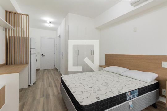 Studio de kitnet/studio para alugar com 1 quarto, 30m² em Pinheiros, São Paulo