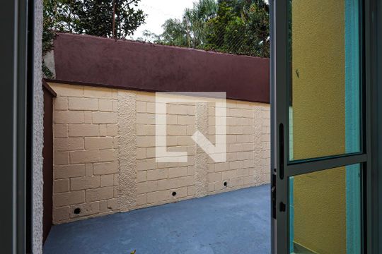 Sala - vista de casa de condomínio para alugar com 3 quartos, 86m² em Chácara Ondas Verdes, Cotia