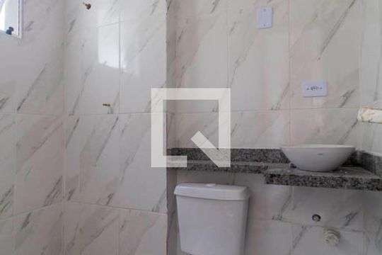 Banheiro de apartamento para alugar com 1 quarto, 32m² em Vila Ré, São Paulo