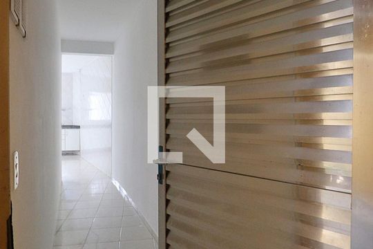 Entrada de apartamento para alugar com 2 quartos, 60m² em Parque Erasmo Assunção, Santo André