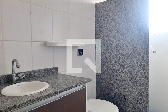 Banheiro de apartamento para alugar com 2 quartos, 60m² em Parque Erasmo Assunção, Santo André