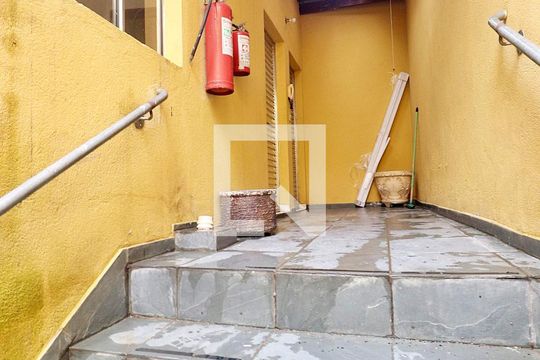 Entrada de apartamento para alugar com 2 quartos, 60m² em Parque Erasmo Assunção, Santo André