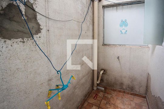 Jardim de Inverno de casa para alugar com 2 quartos, 60m² em Conjunto Promorar Sapopemba, São Paulo