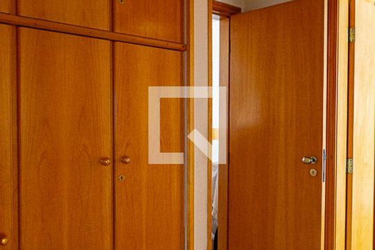 Corredor de apartamento à venda com 3 quartos, 100m² em Cidade Vargas, São Paulo
