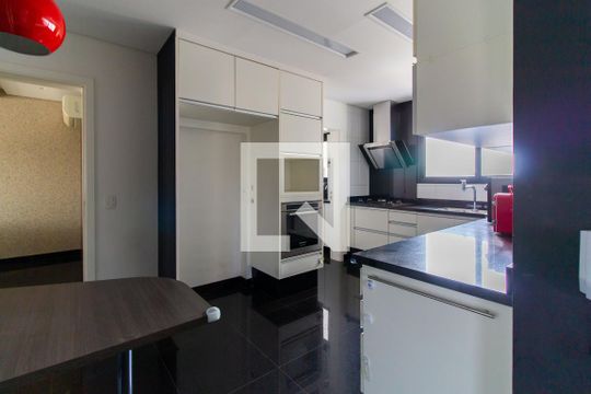 Cozinha de apartamento à venda com 3 quartos, 171m² em Tatuapé, São Paulo