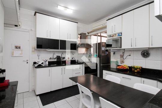 Cozinha de apartamento à venda com 3 quartos, 145m² em Santa Cecilia, São Paulo