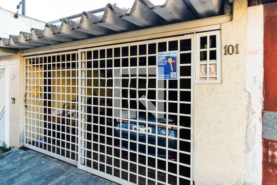 Fachada de casa à venda com 2 quartos, 100m² em São Domingos, São Paulo