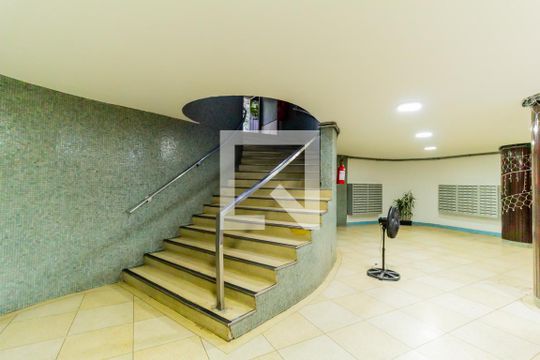 Entrada de kitnet/studio para alugar com 1 quarto, 38m² em República, São Paulo