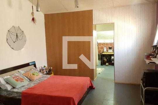 Casa à venda com 4 quartos, 292m² em Parque Oratório, Santo André