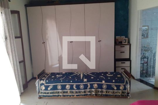 Casa à venda com 4 quartos, 292m² em Parque Oratório, Santo André