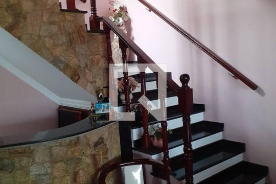 Casa à venda com 4 quartos, 292m² em Parque Oratório, Santo André