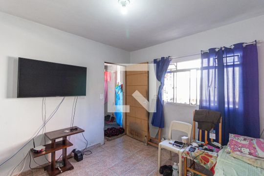 Sala de casa à venda com 4 quartos, 213m² em Padroeira, Osasco