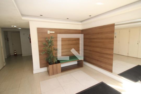 Hall de Entrada de apartamento à venda com 3 quartos, 71m² em Cavalhada, Porto Alegre