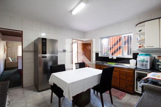 Cozinha de casa à venda com 3 quartos, 206m² em Padroeira, Osasco