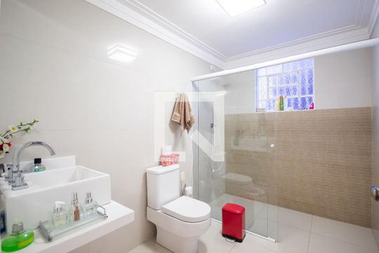 Banheiro da Suíte de casa à venda com 3 quartos, 206m² em Padroeira, Osasco