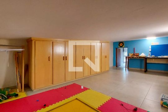 Brinquedoteca de casa à venda com 5 quartos, 353m² em Jardim da Saúde, São Paulo