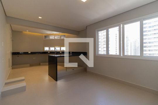 Cozinha de apartamento à venda com 4 quartos, 220m² em Aclimação, São Paulo