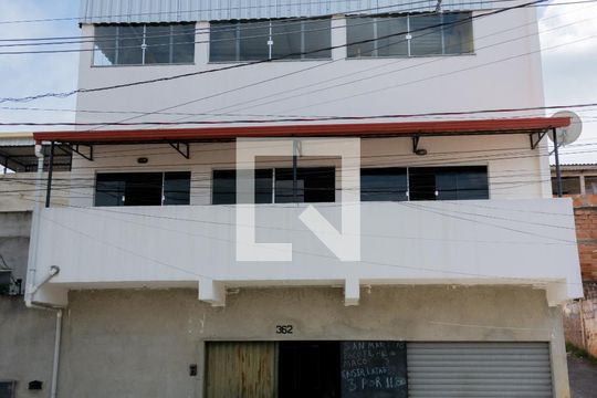 Fachada de casa à venda com 3 quartos, 280m² em Campo Alto, Contagem