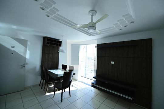 Sala  de apartamento para alugar com 3 quartos, 70m² em Jardim Maria Inês, Aparecida de Goiânia