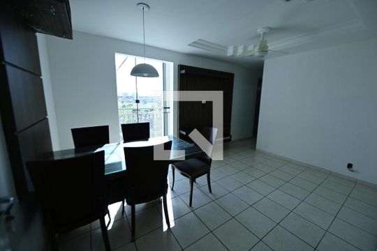 Apartamento para alugar com 3 quartos, 70m² em Jardim Maria Inês, Aparecida de Goiânia