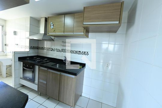 Cozinha de apartamento para alugar com 3 quartos, 70m² em Jardim Maria Inês, Aparecida de Goiânia