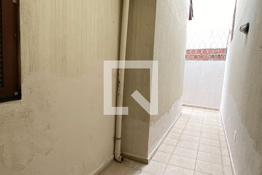 Quintal de casa de condomínio para alugar com 2 quartos, 66m² em Vila São Luiz (valparaízo), Barueri