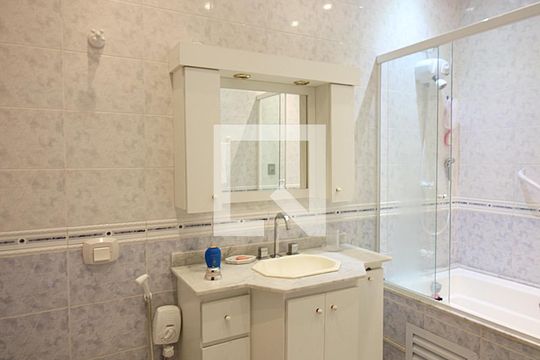 Banheiro Social de casa à venda com 3 quartos, 240m² em Planalto, São Bernardo do Campo