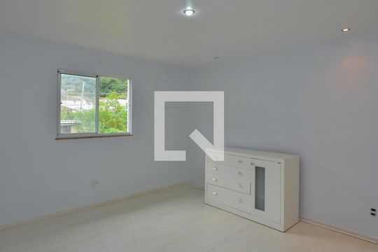 Casa de Condomínio à venda com 4 quartos, 180m² em Vargem Grande, Rio de Janeiro