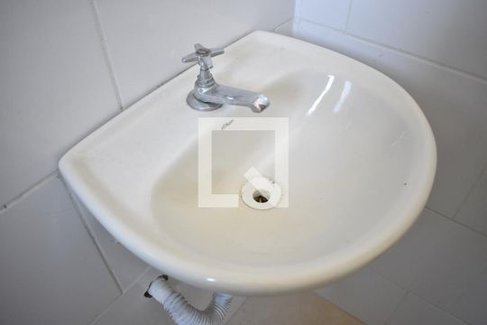 Pia de apartamento para alugar com 2 quartos, 58m² em Campo Grande, Rio de Janeiro