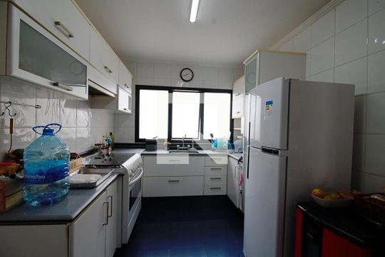 Cozinha  de apartamento à venda com 3 quartos, 274m² em Vila Andrade, São Paulo