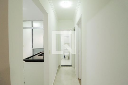 Corredor de apartamento à venda com 2 quartos, 49m² em Vila Roque, São Paulo