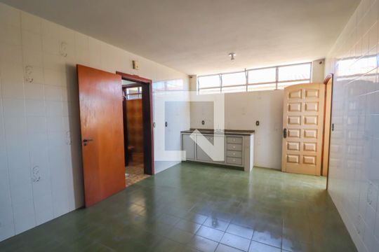 Cozinha de casa à venda com 4 quartos, 280m² em Vila Aielo, Jundiaí