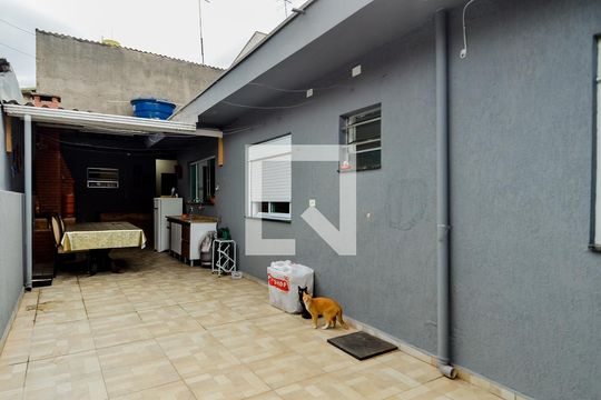 Quintal  de casa para alugar com 3 quartos, 220m² em Jardim Miriam, Guarulhos