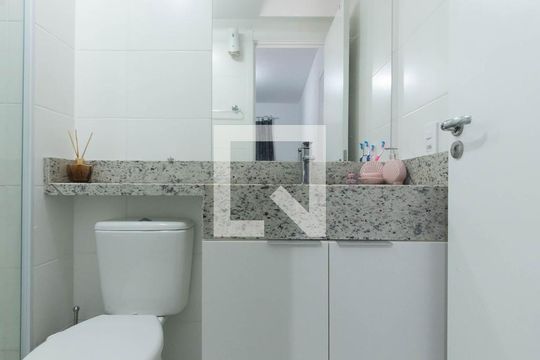 Banheiro de apartamento à venda com 1 quarto, 26m² em Jardim Cidalia, São Paulo