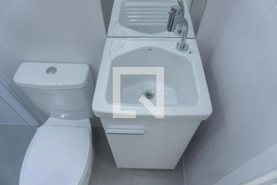 Banheiro de kitnet/studio para alugar com 1 quarto, 20m² em Consolação, São Paulo