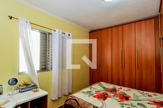 Quarto 1 de apartamento à venda com 2 quartos, 40m² em Parque Santo Antônio, Guarulhos