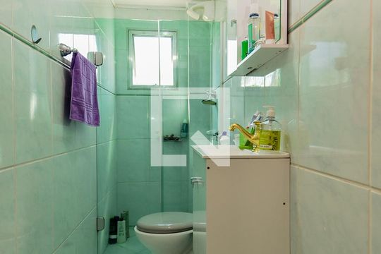 Banheiro de apartamento à venda com 2 quartos, 40m² em Parque Santo Antônio, Guarulhos
