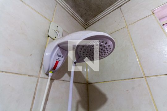 Banheiro de apartamento à venda com 3 quartos, 80m² em Centro Histórico, Porto Alegre