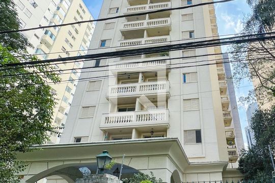 Fachada de apartamento à venda com 2 quartos, 63m² em Vila Uberabinha, São Paulo