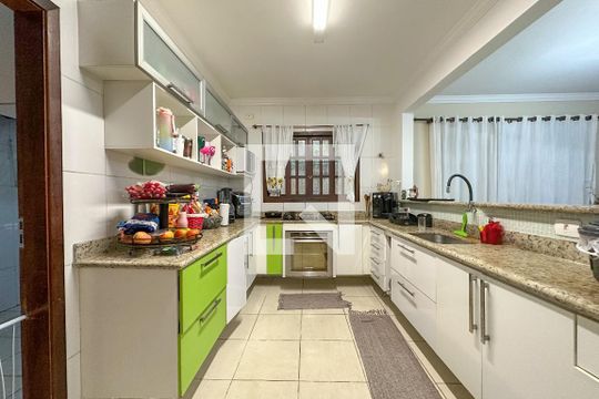 Cozinha de casa de condomínio para alugar com 3 quartos, 250m² em Jardim Praiano, Guarujá