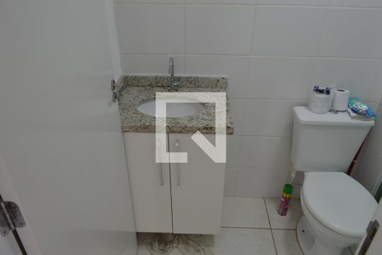 Banheiro  de apartamento à venda com 2 quartos, 47m² em Curicica, Rio de Janeiro