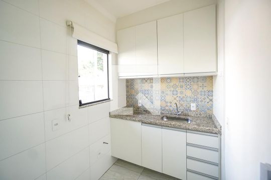 Cozinha de apartamento à venda com 1 quarto, 37m² em Vila Antonina, São Paulo