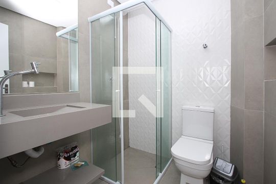 Banheiro de apartamento à venda com 2 quartos, 58m² em Pinheiros, São Paulo