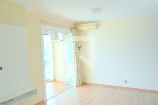 Apartamento à venda com 2 quartos, 65m² em Vila Uberabinha, São Paulo