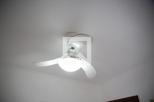 teto da sala de apartamento para alugar com 1 quarto, 45m² em Guilhermina, Praia Grande