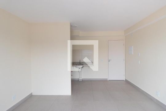 Quarto/Cozinha de kitnet/studio à venda com 1 quarto, 26m² em Vila Nilo, São Paulo