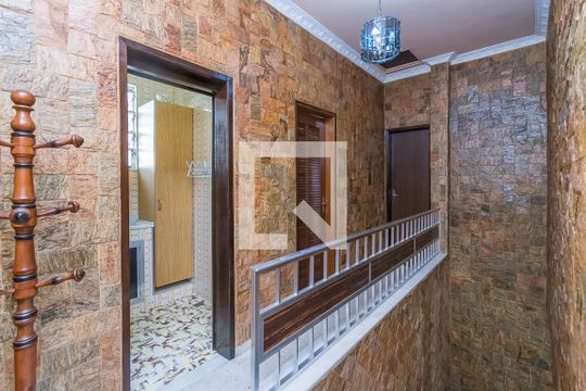 Hall do 2º andar de casa à venda com 5 quartos, 200m² em Jardim America, Rio de Janeiro